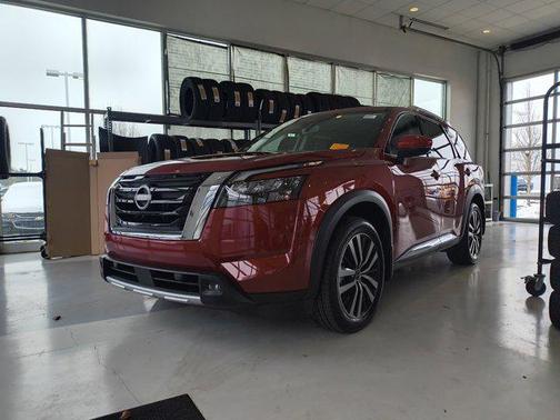 2025 Nissan Pathfinder Platinum 4WD