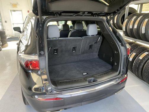 2022 Buick Enclave AWD Essence