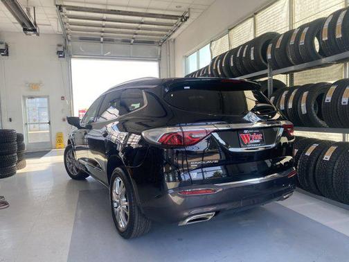 2022 Buick Enclave AWD Essence