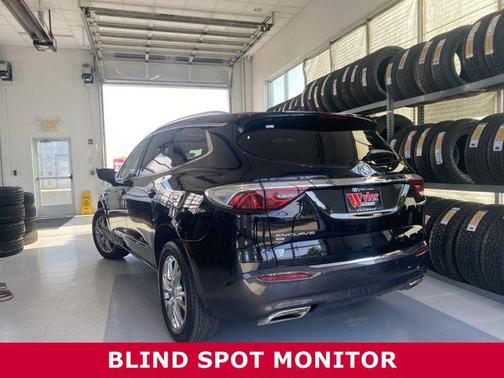 2022 Buick Enclave AWD Essence