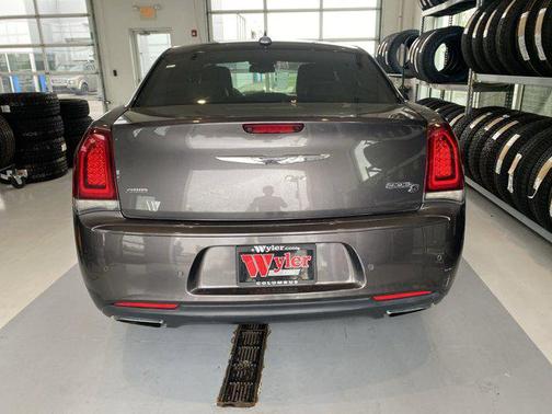 2017 Chrysler 300 S