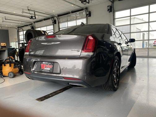 2017 Chrysler 300 S