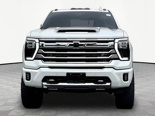 Iridescent Pearl Tricoat 2024 Chevrolet Silverado 3500 High Country