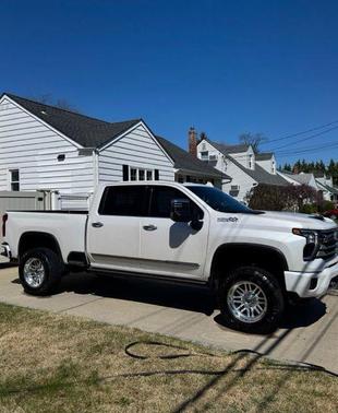 Iridescent Pearl Tricoat 2024 Chevrolet Silverado 3500 High Country