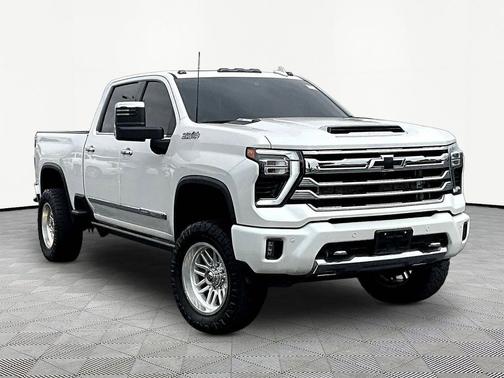 Iridescent Pearl Tricoat 2024 Chevrolet Silverado 3500 High Country