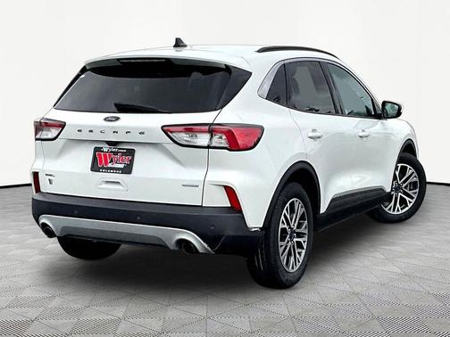 STAR WHITE METALLIC TRI-COAT 2020 Ford Escape SEL