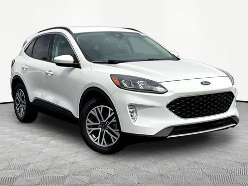 STAR WHITE METALLIC TRI-COAT 2020 Ford Escape SEL