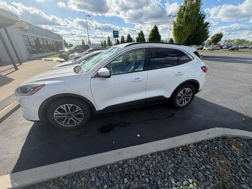 STAR WHITE METALLIC TRI-COAT 2020 Ford Escape SEL