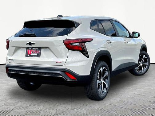 White Sands 2026 Chevrolet Trax FWD 1RS
