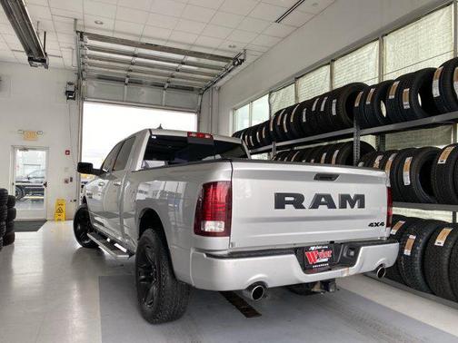 2018 RAM 1500 Night Crew Cab 4x4 6'4' Box