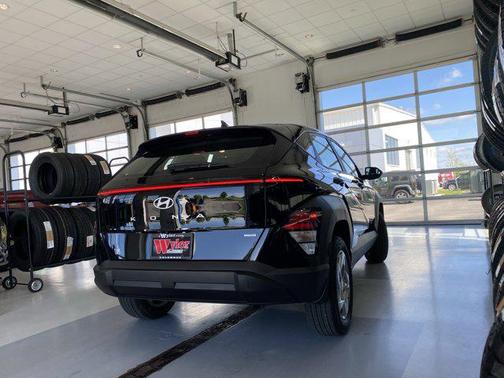 2025 Hyundai KONA SE