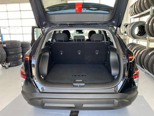 2025 Hyundai KONA SE
