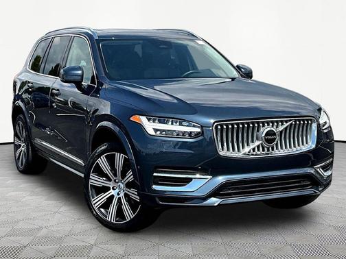 Denim Blue Metallic 2025 Volvo XC90 Plug-In Hybrid T8 Core 7-Seater