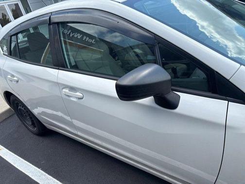 2017 Subaru Impreza 2.0i