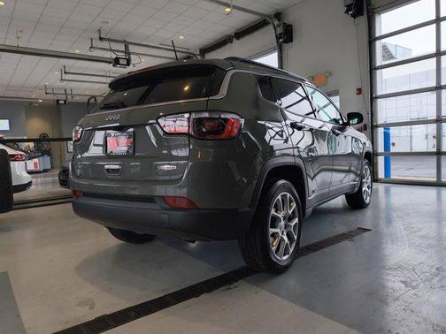 2023 Jeep Compass Latitude Lux