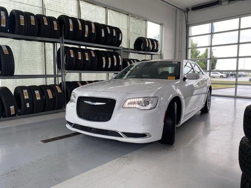 2023 Chrysler 300 Touring