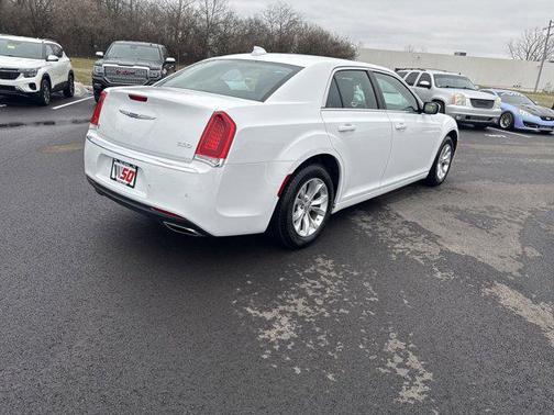 2023 Chrysler 300 Touring