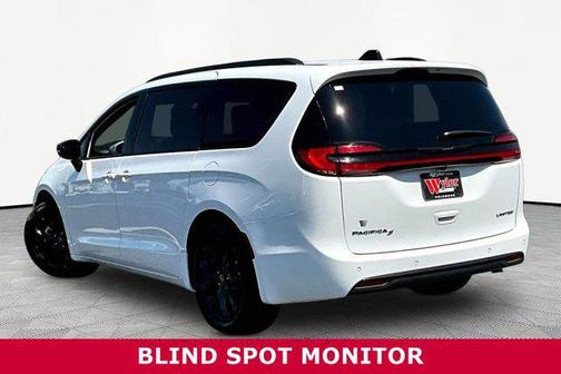 Bright White Clearcoat 2026 Chrysler Pacifica Limited