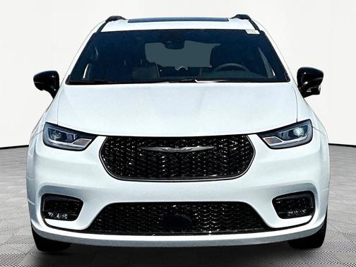 Bright White Clearcoat 2026 Chrysler Pacifica Limited