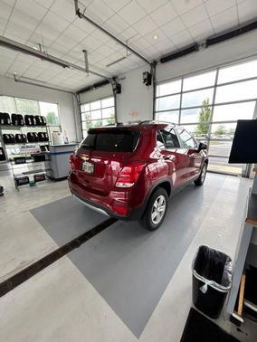 Crimson Metallic 2022 Chevrolet Trax LT