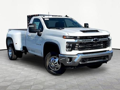 Summit White 2026 Chevrolet Silverado 3500 LT