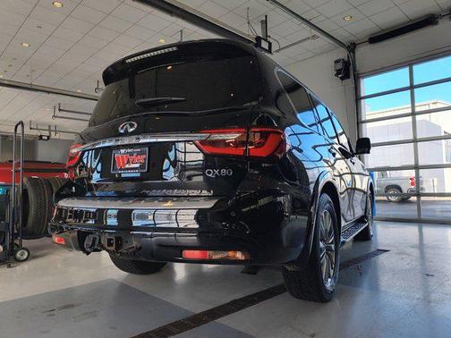 2021 INFINITI QX80 Luxe