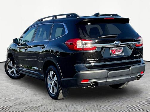 Crystal Black Silica 2024 Subaru Ascent Premium 8-Passenger