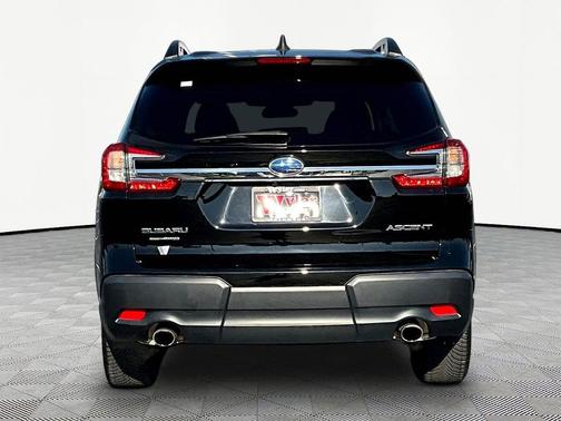 Crystal Black Silica 2024 Subaru Ascent Premium 8-Passenger