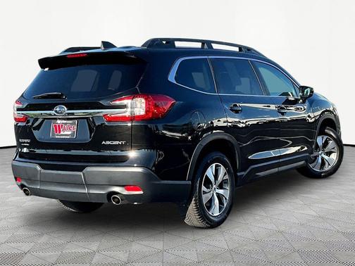 Crystal Black Silica 2024 Subaru Ascent Premium 8-Passenger