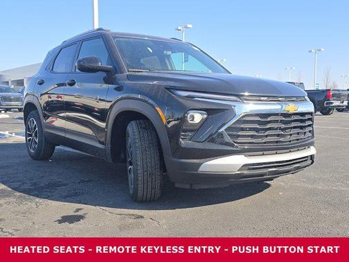 Mosaic Black Metallic 2026 Chevrolet Trailblazer LT