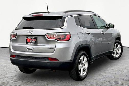 Billet Silver Metallic Clearcoat 2018 Jeep Compass Latitude