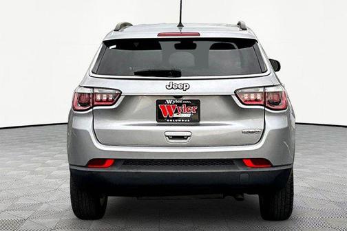 Billet Silver Metallic Clearcoat 2018 Jeep Compass Latitude