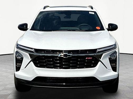 Summit White 2026 Chevrolet Trax FWD 2RS