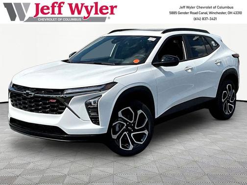 Summit White 2026 Chevrolet Trax FWD 2RS