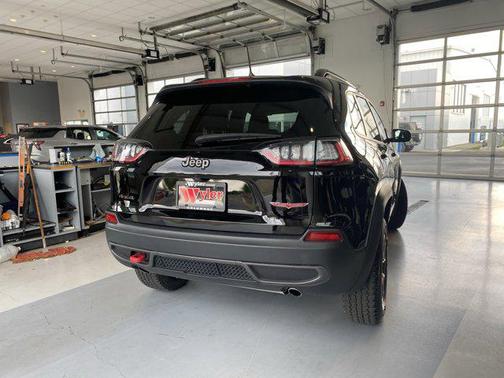 2022 Jeep Cherokee Trailhawk