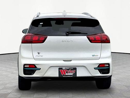 Snow White Pearl 2022 Kia Niro EV EX