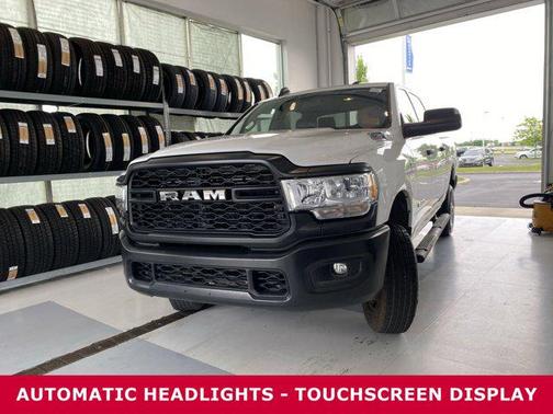 2021 RAM 2500 Tradesman Crew Cab 4x4 6'4' Box