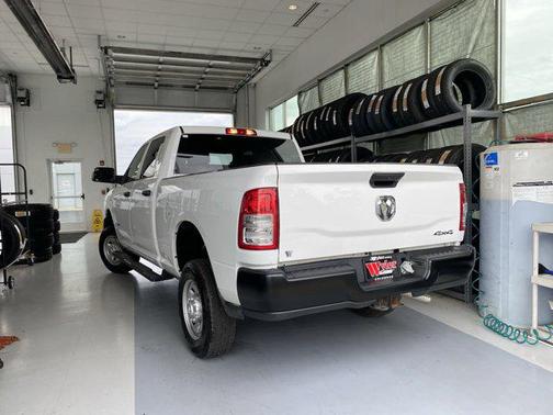 2021 RAM 2500 Tradesman Crew Cab 4x4 6'4' Box