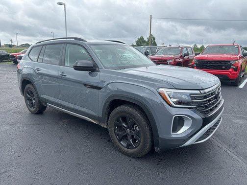 2024 Volkswagen Atlas 2.0T SE w/Technology 4MOTION