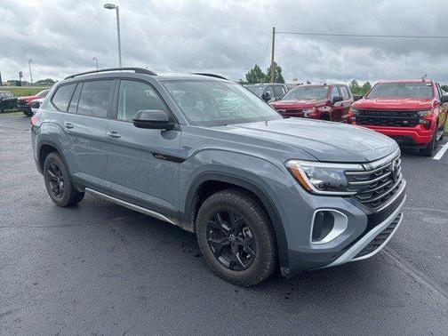 2024 Volkswagen Atlas 2.0T SE w/Technology 4MOTION