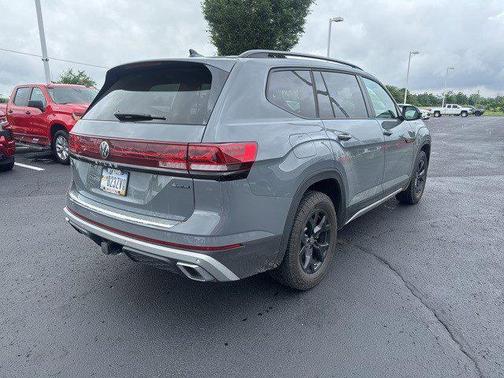 2024 Volkswagen Atlas 2.0T SE w/Technology 4MOTION