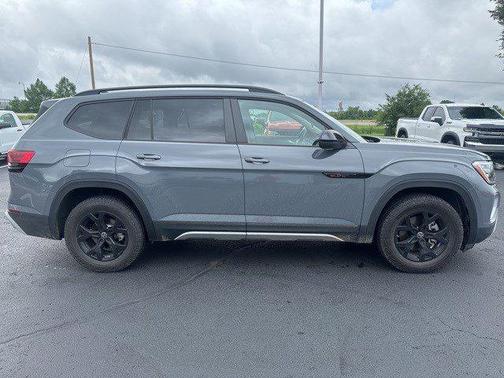 2024 Volkswagen Atlas 2.0T SE w/Technology 4MOTION