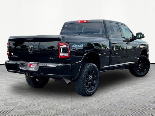 Diamond Black Crystal Pearlcoat 2020 RAM 2500 Big Horn Crew Cab 4x4 6'4' Box