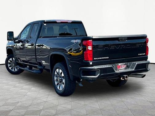 Black 2022 Chevrolet Silverado 2500 Custom