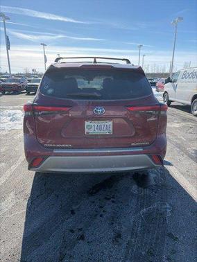 2021 Toyota Highlander Hybrid Platinum
