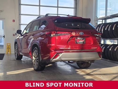 2021 Toyota Highlander Hybrid Platinum