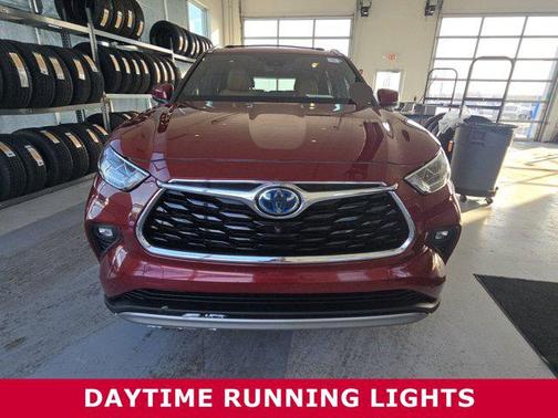 2021 Toyota Highlander Hybrid Platinum