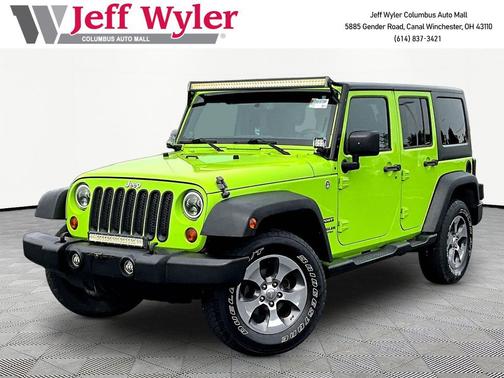 Gecko Pearlcoat 2013 Jeep Wrangler Unlimited Sport