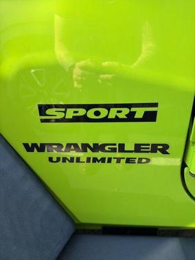 Gecko Pearlcoat 2013 Jeep Wrangler Unlimited Sport