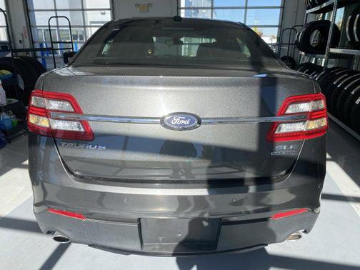 2018 Ford Taurus SEL